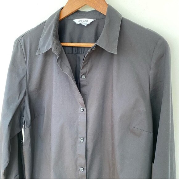 Nine West button  down shirt with roll tab sleeves in a cotton blend, plus size - Picture 4 of 12